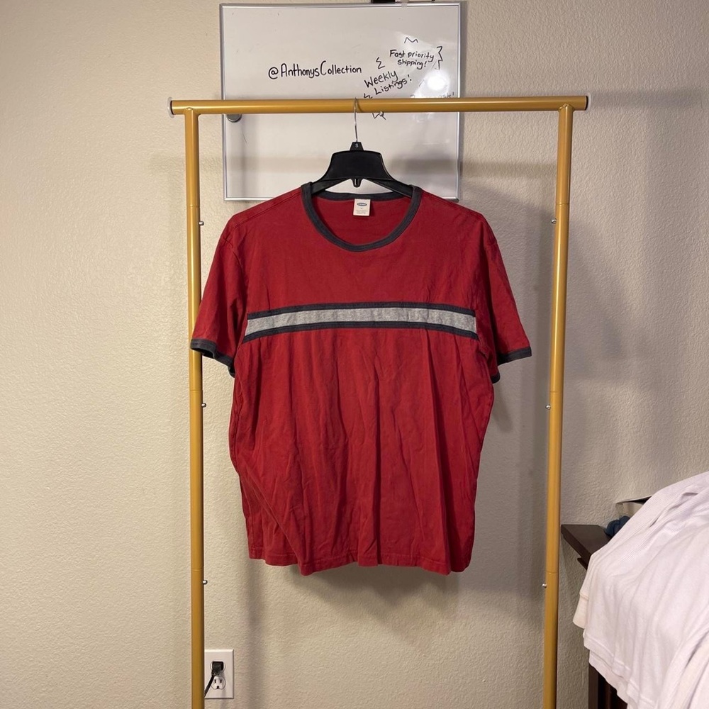 Old navy 2000s skater t shirt